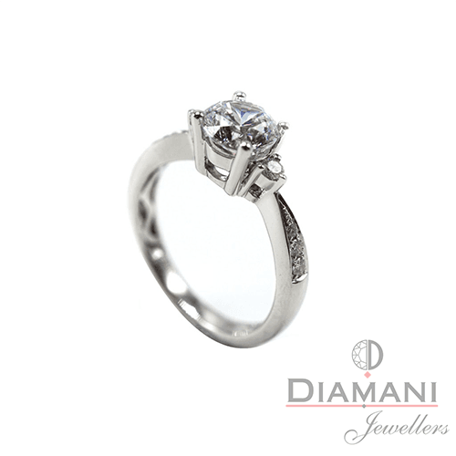 1.24ctw. Round brilliant cut Diamond Engagement Ring in Gold | DIAMANI Jewellers